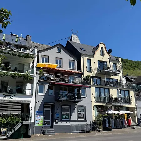 Anton Im Haus Moselwelt * Zell an der Mosel